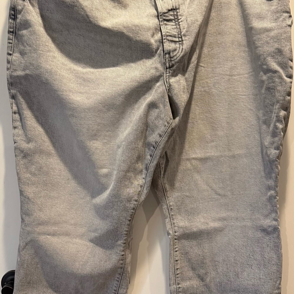 Men's Grey Jeans